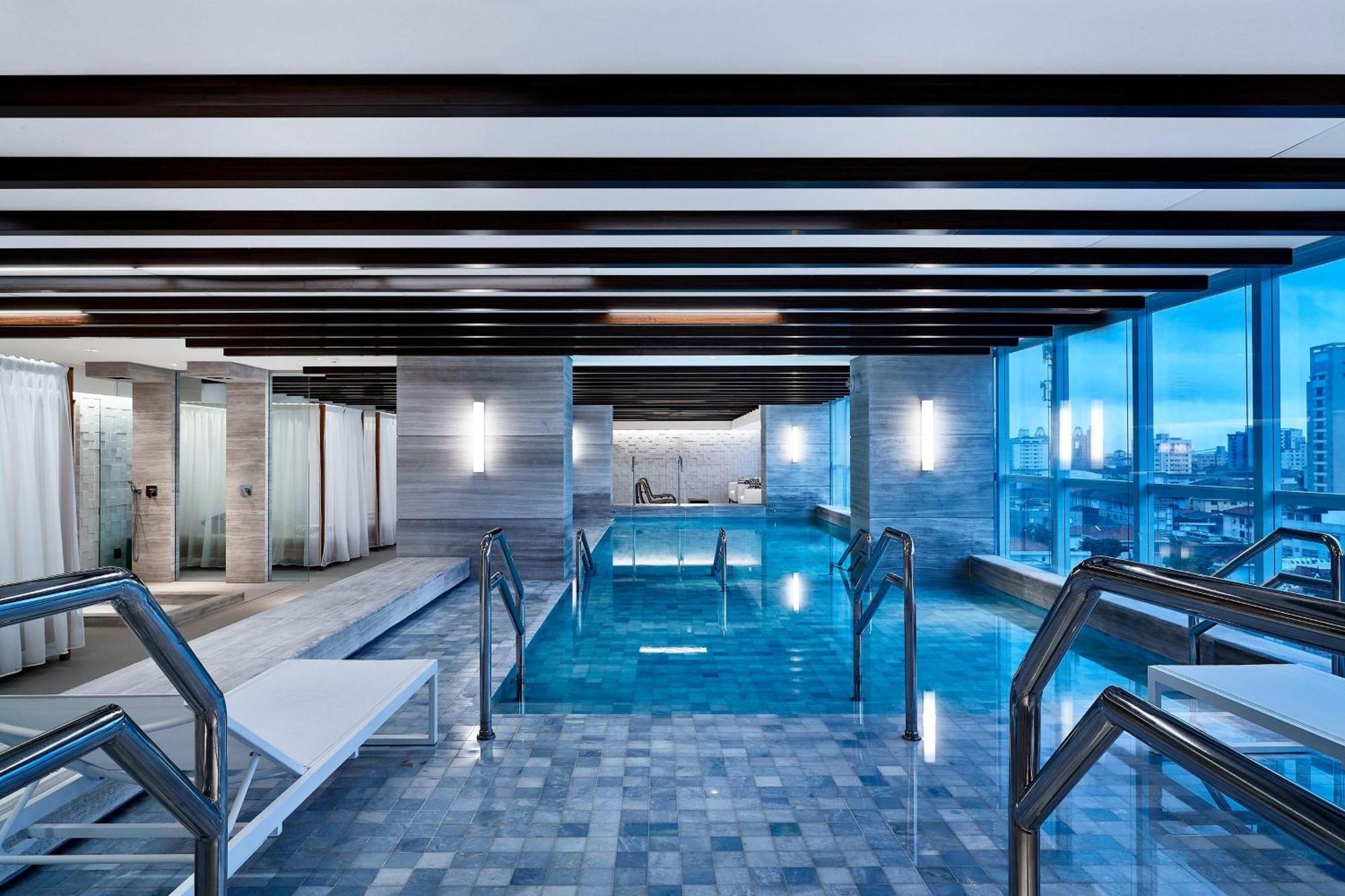 Sheraton Santos Hotel Exterior foto The pool at the Ritz-Carlton, Osaka